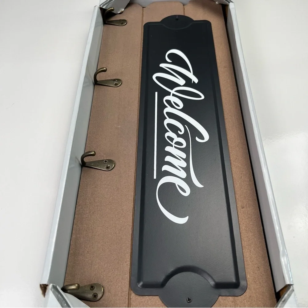 Welcome Hanging Key Holder Wall Sign New in Box.
